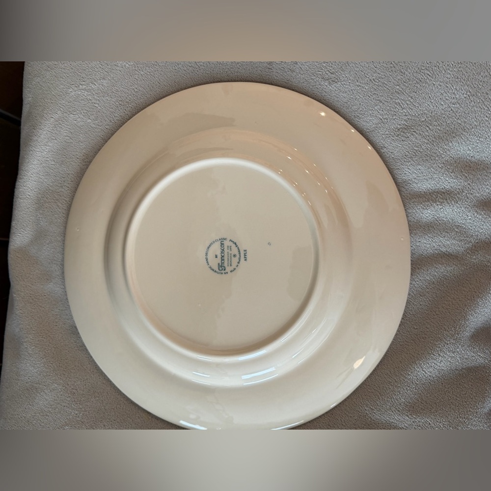 Franciscan Apple 10 1/2 Dinner Plates Set of Two Staffordshire England Backstamp - Picture 2 of 6